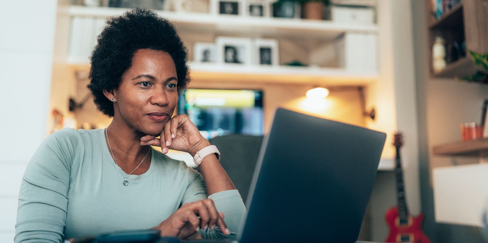 Woman searching for clinical trials online