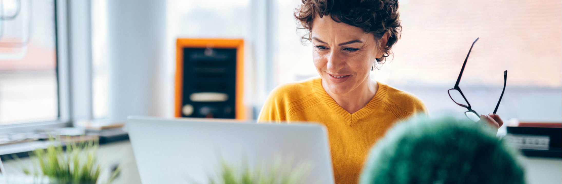 woman-computer-glasses